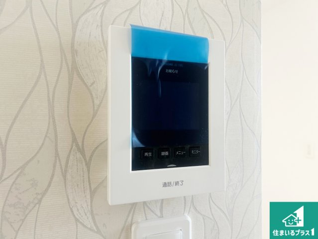 池田市天神　新築一戸建ての防犯設備|カラーモニターインターホン！声だけでなく来訪者の姿や顔がモニターで確認できるので、小さなお子様がいらっしゃるご家庭でも安心できます！