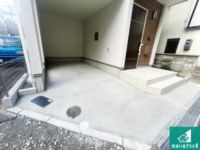 池田市天神　新築一戸建ての駐車場|駐車スペース！散水栓があるので、こまめに愛車を洗えます！