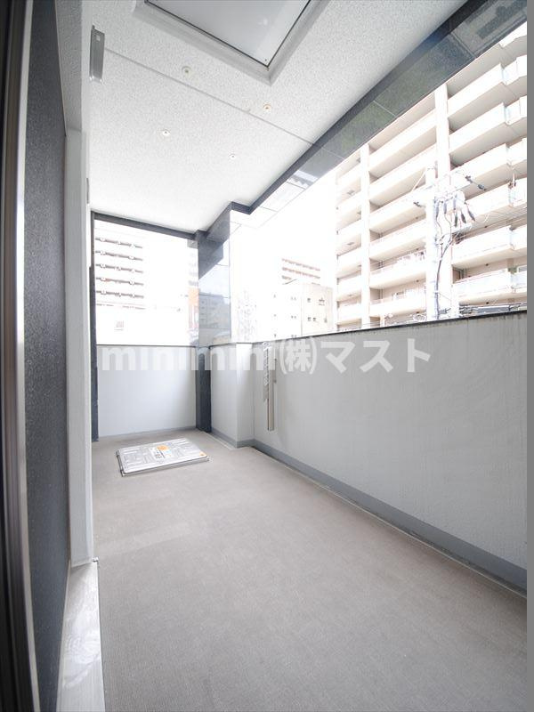 エステムコート谷町四丁目のバルコニー