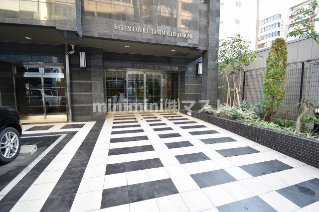 エステムコート谷町四丁目のエントランス