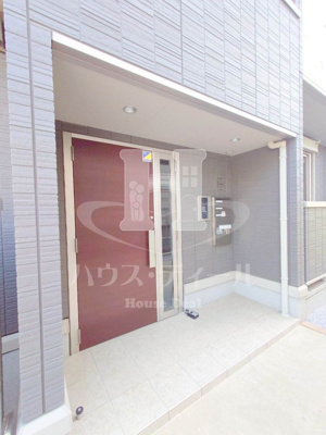 【エントランス】 | Lumiere | 落ち着いたエントランスです