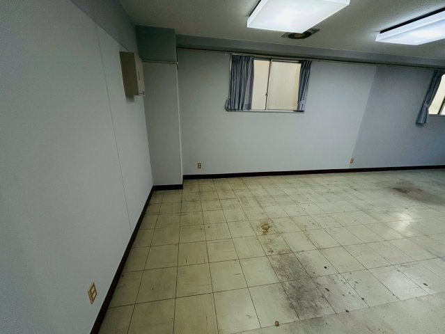 喜多町 十一屋ビル2階の内装