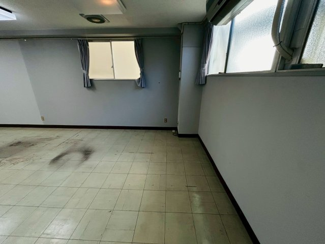 喜多町 十一屋ビル2階の内装