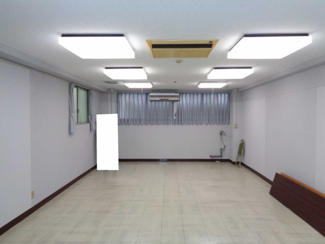 喜多町 十一屋ビル2階の居間・リビング