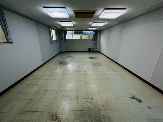 喜多町 十一屋ビル2階の内装