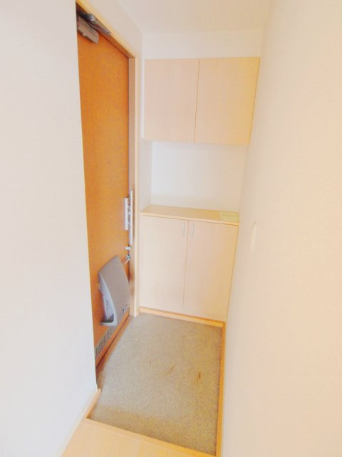 カーサB棟の玄関