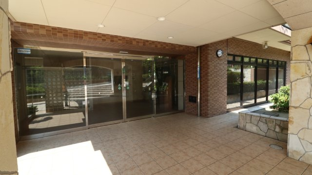 リブコートフェリス須磨山手台のエントランス