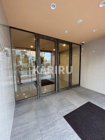 ロイヤルクィーンズパーク浪速のエントランス