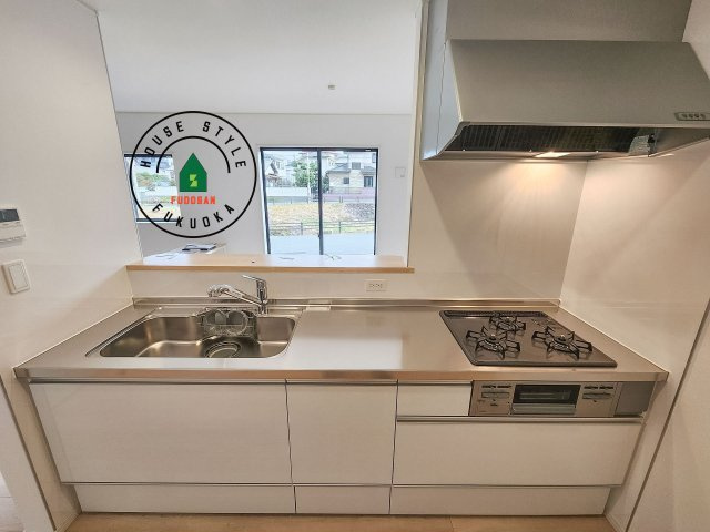 福岡市早良区野芥4丁目第25-2棟（1号棟）の内観：施工例|忙しい朝でも家族揃って食事をしたいゆとりあるダイニングスペース。