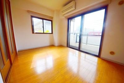 【居間・リビング】 | リーヴェルステージ横浜西 | 2面採光のリビング♪