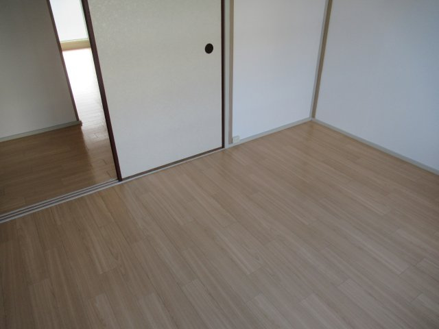 兵庫県公社　姫路市川６号棟の居間・リビング|おしゃれな居間です