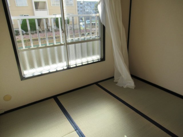 兵庫県公社　姫路市川６号棟の和室|ゆったりとくつろげる和室です