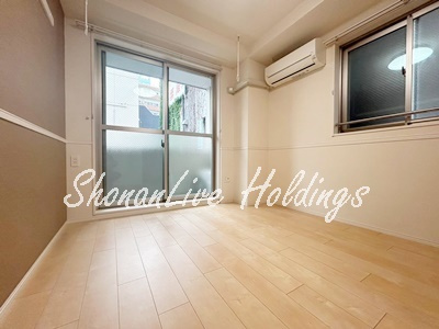 【居間・リビング】 | ウエスト・ストーリー | アクセントクロスでおしゃれな洋室♪