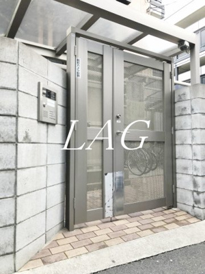 【エントランス】 | ベルジュ・リーオ | エントランスです。