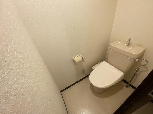 温水洗浄便座付きトイレ☆