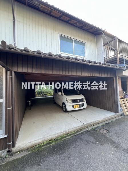 福知山市字内記の一戸建ての駐車場|車庫もあります♪