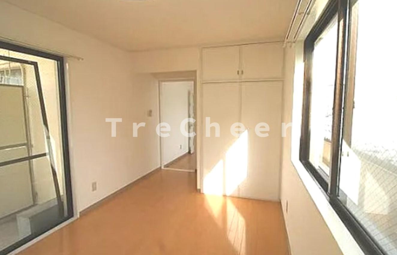 ロイヤルパーシモンの洋室