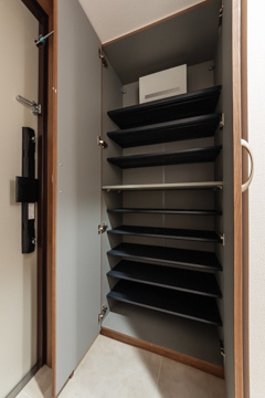 さいたま市浦和区仲町３丁目の賃貸マンションの玄関