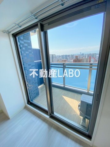 プレサンスOSAKA DOMECITY クロスティのバルコニー