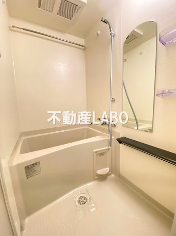 プレサンスOSAKA DOMECITY クロスティの浴室