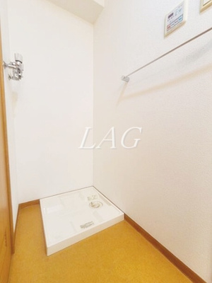 【設備】 | エイチアールケイビル | 室内洗濯機置き場です。