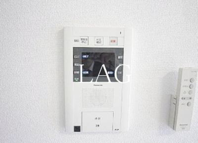 【設備】 | アン・ボルヌ | モニター付きインターホンです。