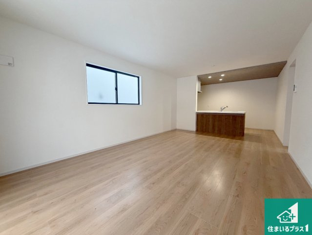 神戸市西区伊川谷町潤和　第1期　新築一戸建ての居間・リビング|子供を見守りながらお料理が出来るため家族のコミュニケーションか増えます♪スペースが広く確保されている為お子様が大きくなったときは一緒に料理を楽しめます♪