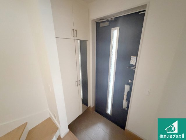 神戸市西区伊川谷町潤和　第1期　新築一戸建ての玄関|シューズボックスにはたくさんの靴が収納できるので玄関周りはいつもスッキリ！ご家族が増えても安心！