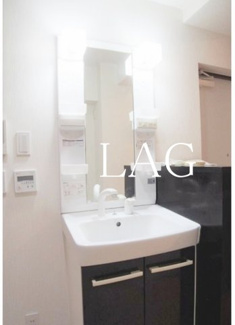 【洗面所】 | ファベル中野新橋 | 独立洗面台です。