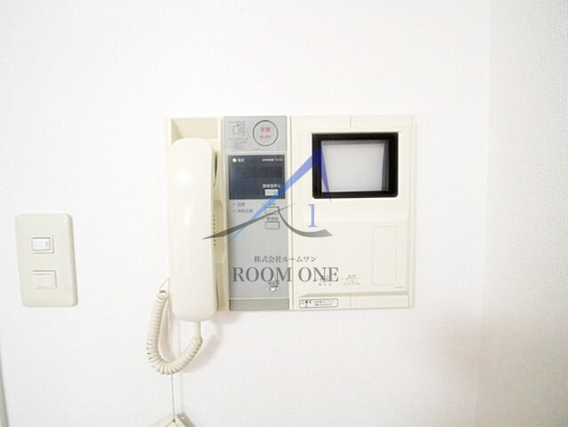 プレール・ドゥーク西新宿のセキュリティ|モニター付きインターホンです。