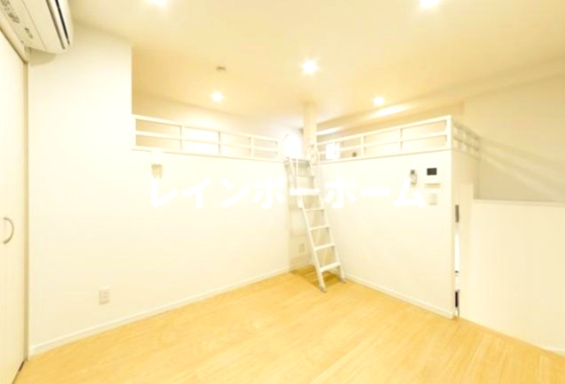 KAHALE八千代Aの居間・リビング