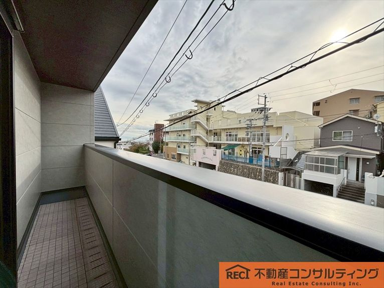 神戸市灘区篠原北町4丁目　新築戸建　B号地のバルコニー