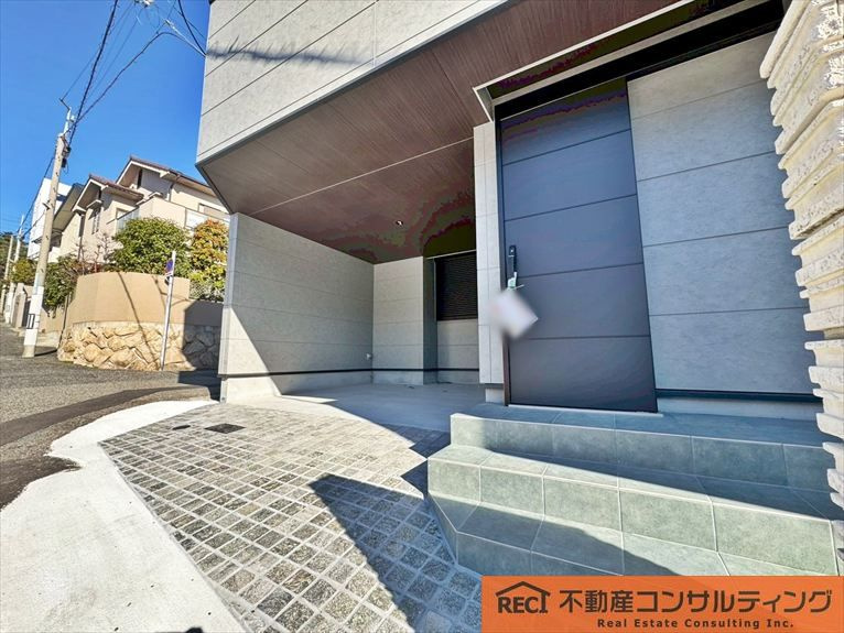 神戸市灘区篠原北町4丁目　新築戸建　B号地の駐車場