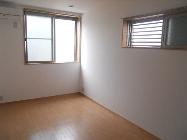 ロビンコート祐天寺 103号室の寝室