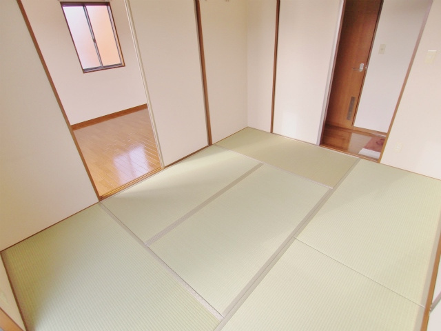 グリーンヒルズ瀬野西の和室|※リノベーション前の写真です。