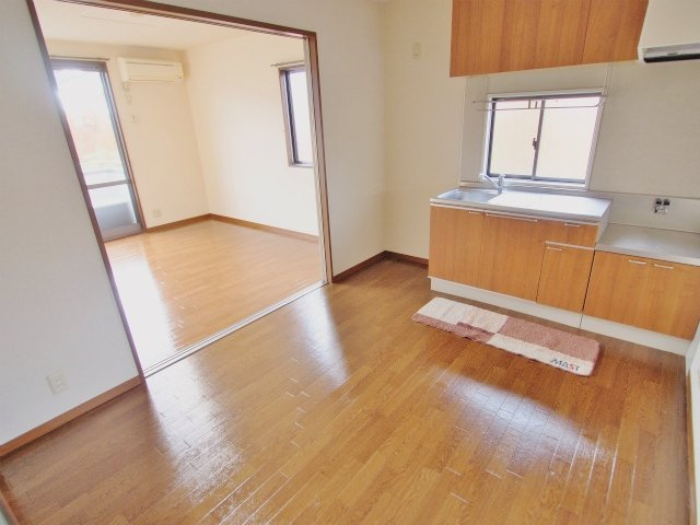 グリーンヒルズ瀬野西の居間・リビング|※リノベーション前の写真です。