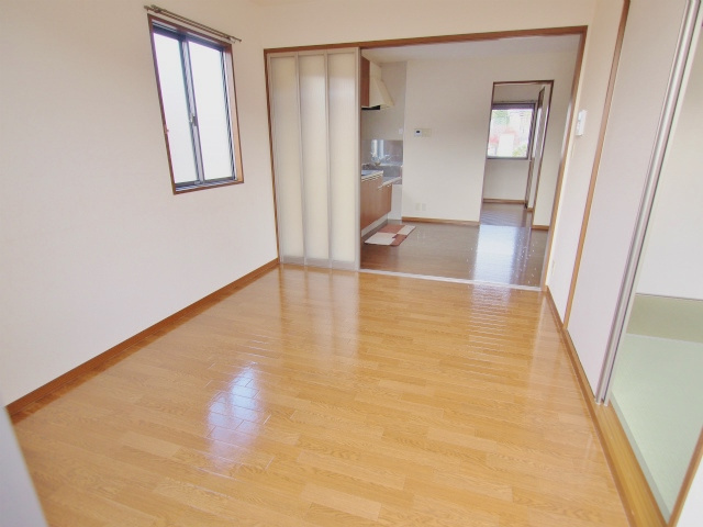 グリーンヒルズ瀬野西の内装|※リノベーション前の写真です。