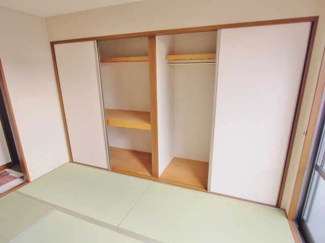 グリーンヒルズ瀬野西の収納|※リノベーション前の写真です。