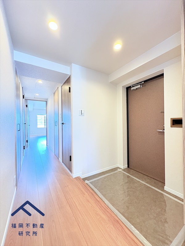 ネクサス香椎1号棟の玄関