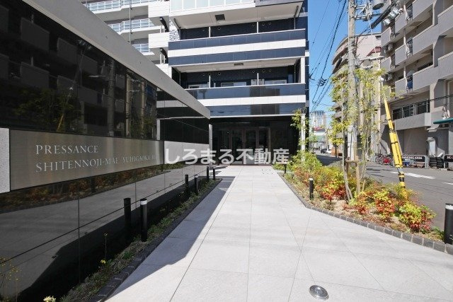 プレサンス四天王寺前夕陽ヶ丘　凛宮のエントランス