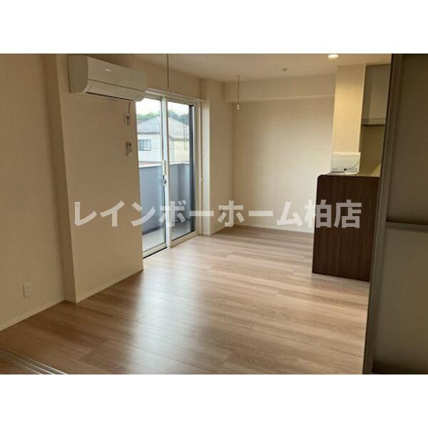 【仲介手数料：50％OFF】対象物件！の居間・リビング