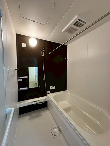 所沢市和ケ原 新築一戸建の浴室|お子様と一緒に浸かれる広いバスタブで、バスタイムをさらに楽しく♪
