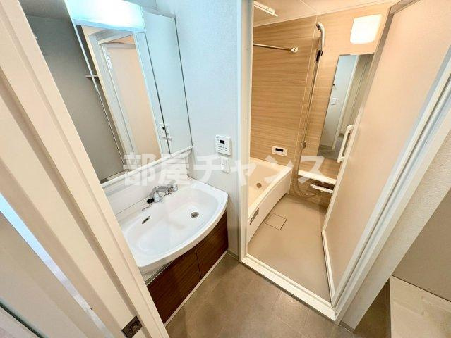 CrossRoad SasashimaLiveの独立洗面台