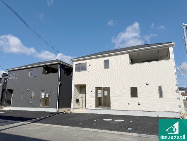 紀の川市尾崎　第2期　新築一戸建ての外観|安心の10年保証！外観を美しく保ち、雨水で汚れを落とします！気になることがありましたら、お気軽にお問い合わせください！