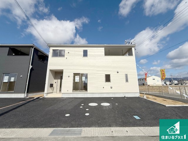 紀の川市尾崎　第2期　新築一戸建ての外観|安心の10年保証！外観を美しく保ち、雨水で汚れを落とします！気になることがありましたら、お気軽にお問い合わせください！