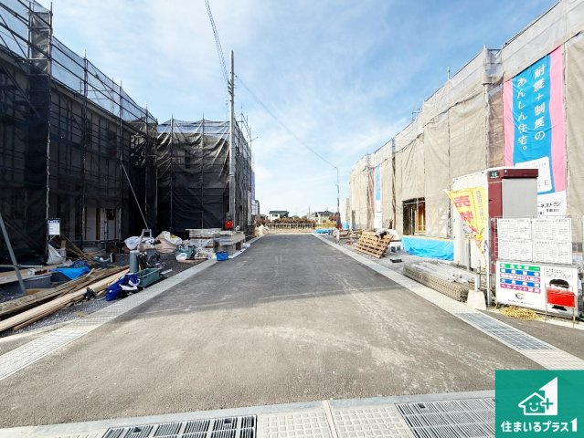 紀の川市尾崎　第2期　新築一戸建ての前面道路含む現地写真|周辺は落ち着いた街並みの住宅地！子育てがしやすい住環境です！まだ未完成ですが、現地でしかわからない事もございます。是非一度ご覧ください。
