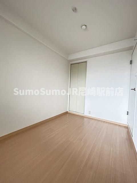 ファミールメゾンの寝室|開放的な寝室です