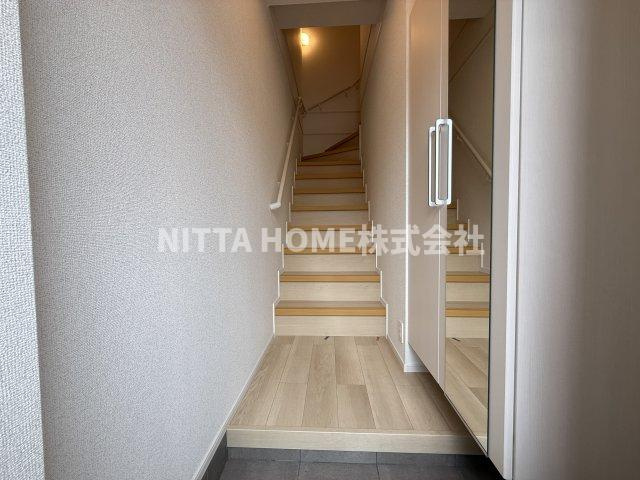 プティ　フォレスタ柏原Ⅱの玄関|広いスペースの玄関です◇