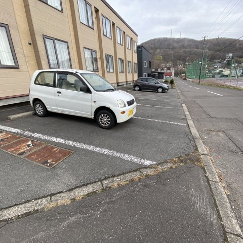 石崎コーポ７の駐車場