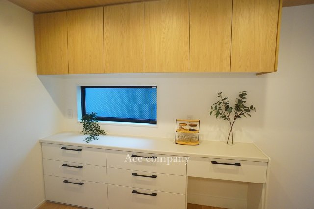 【収納】 | 八尾市安中町4丁目 | キッチン背面にカップボード付き♪キッチンスペースに床下収納付きです♪